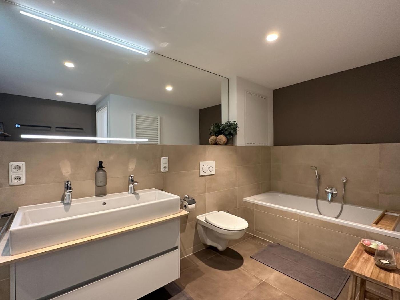 Apartament Truly - Viel Platz Fuer Business & Familie - Modern, Garage, Fahrstuhl Augsburg Zewnętrze zdjęcie